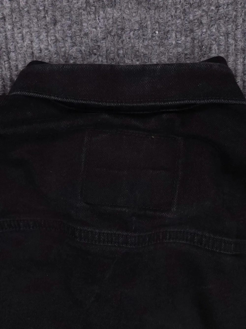 Levi's Black Denim Trucker Jacket - Men's Large - Picture 8 of 9